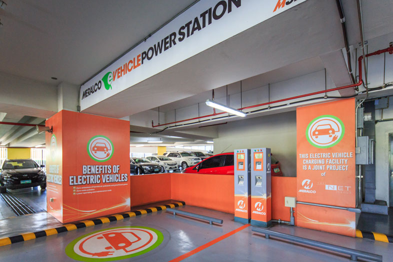 Power chargers for battery-operated cars are provided in Net Lima. TNG worked with Meralco to install this feature despite the fact that there are only a few electric cars around, meaning it won’t be used as much. The group’s thinking was, “Build it and they will come.”