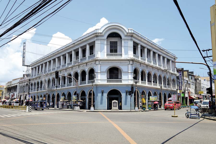 E.R. Villanueva Building (International House) Building, Calle Réal, Iloilo