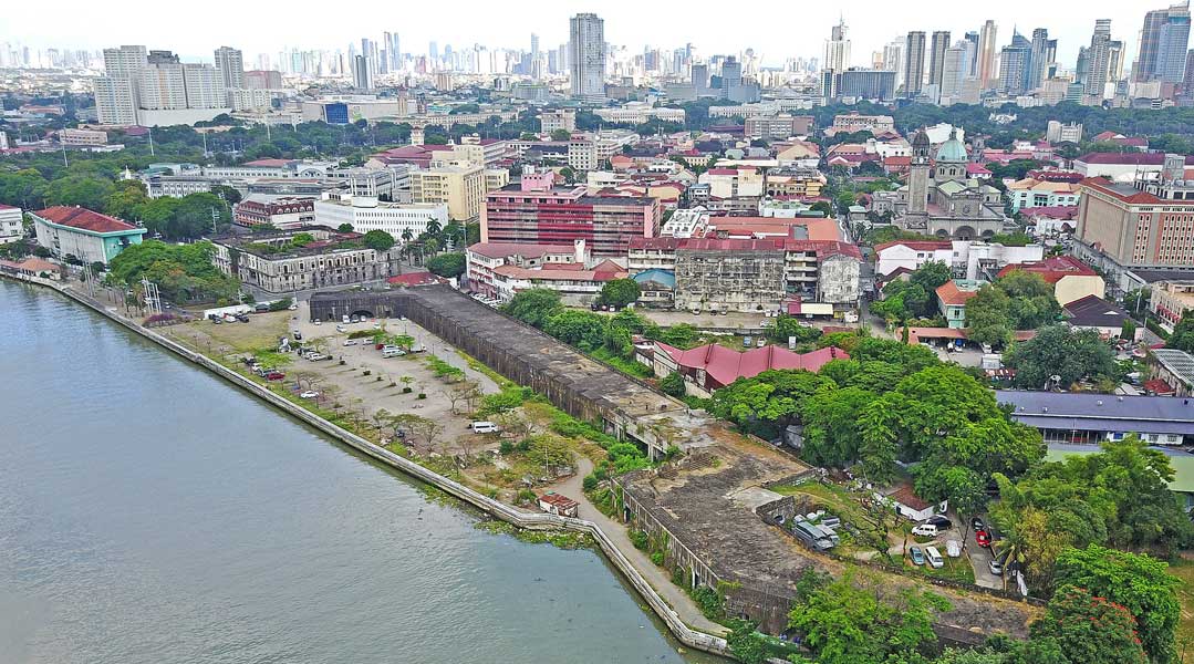 An aerial view of the Maestranza. To the North is the Pasig River while the yet-to-be-restored Aduana on its East side.