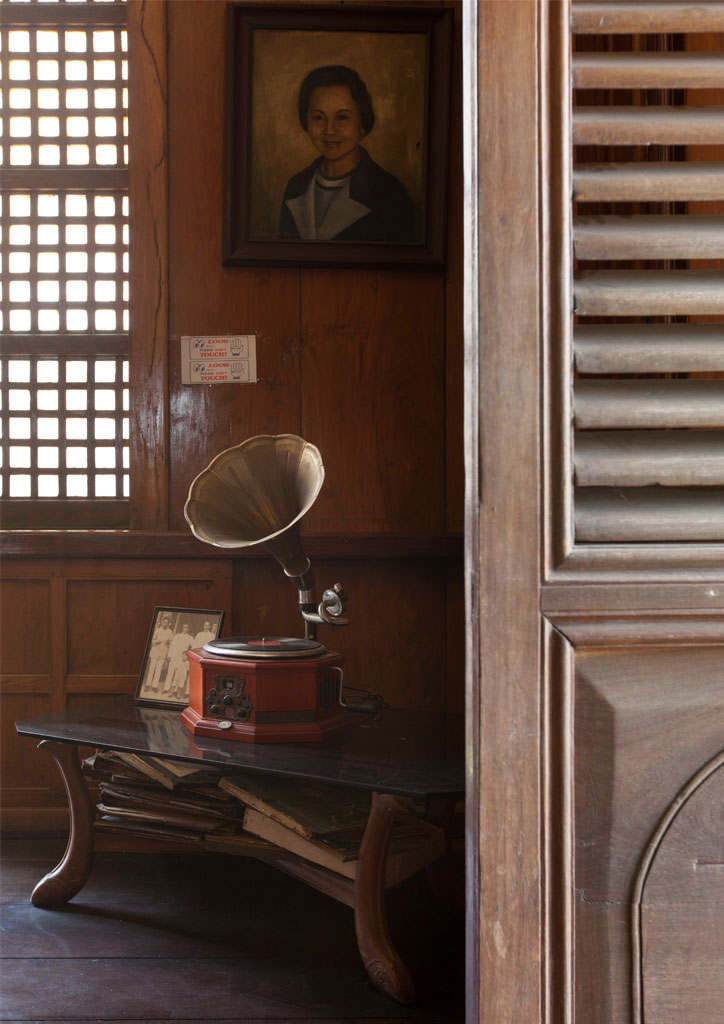 A gramophone in a traditional Filipino home.
