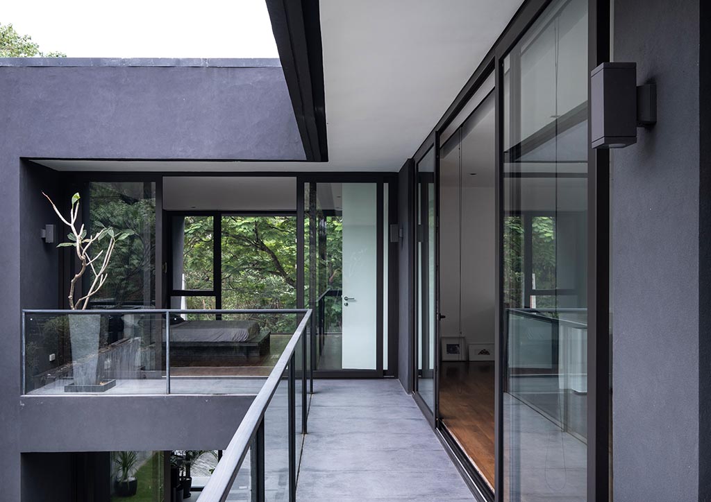 BluPrint Architecture Descending House by MB