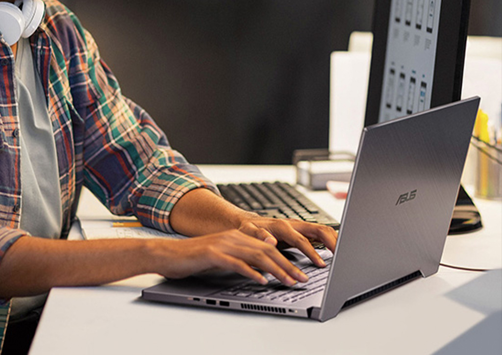 Work freely and comfortably in collaboration with partners on their stations or in the meeting rooms, and even on the field during productions with the ASUS ProArt StudioBook 15.