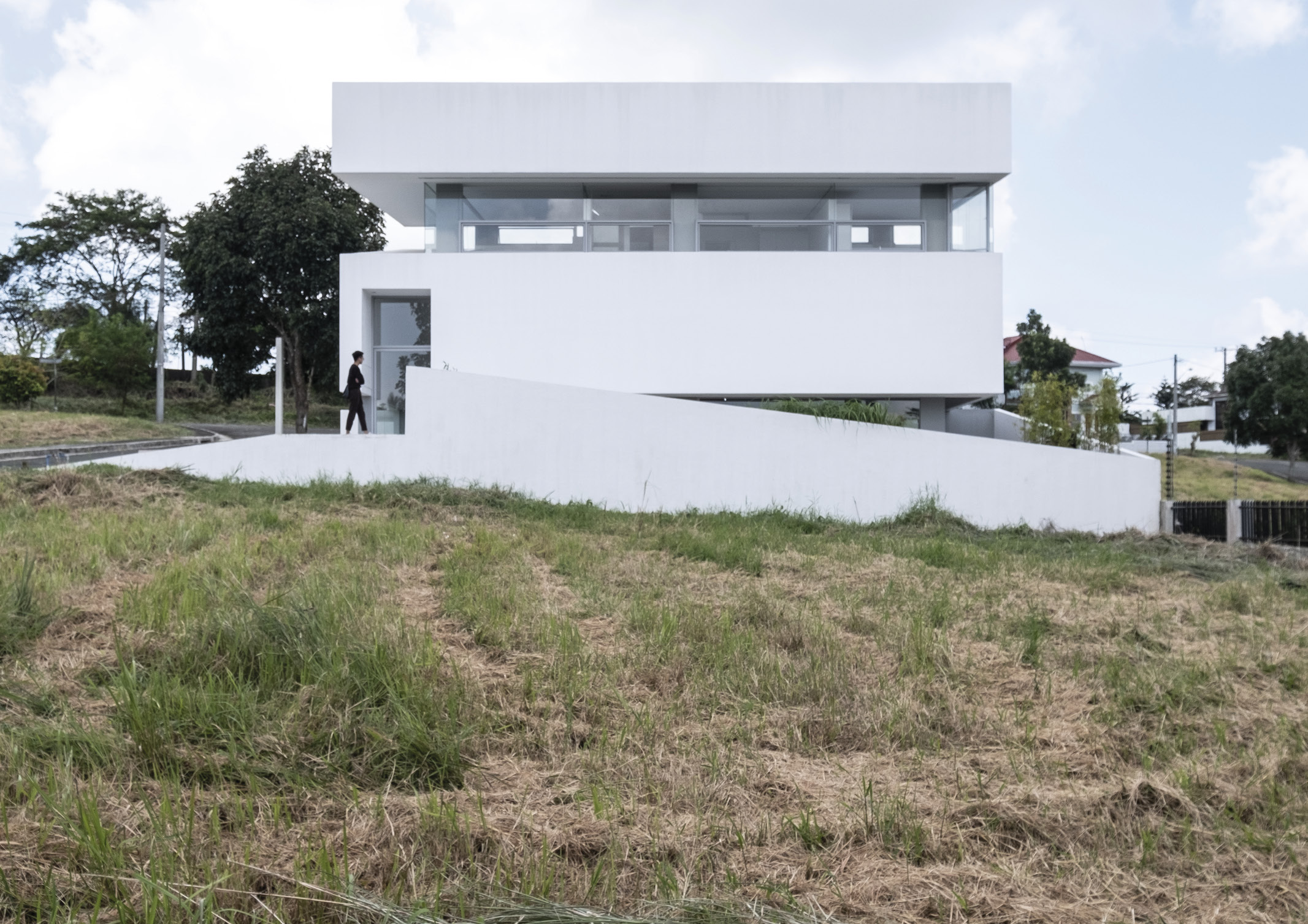 Jim Caumeron's Panaroma House is an all-white structure and a great example of minimalist architecture.