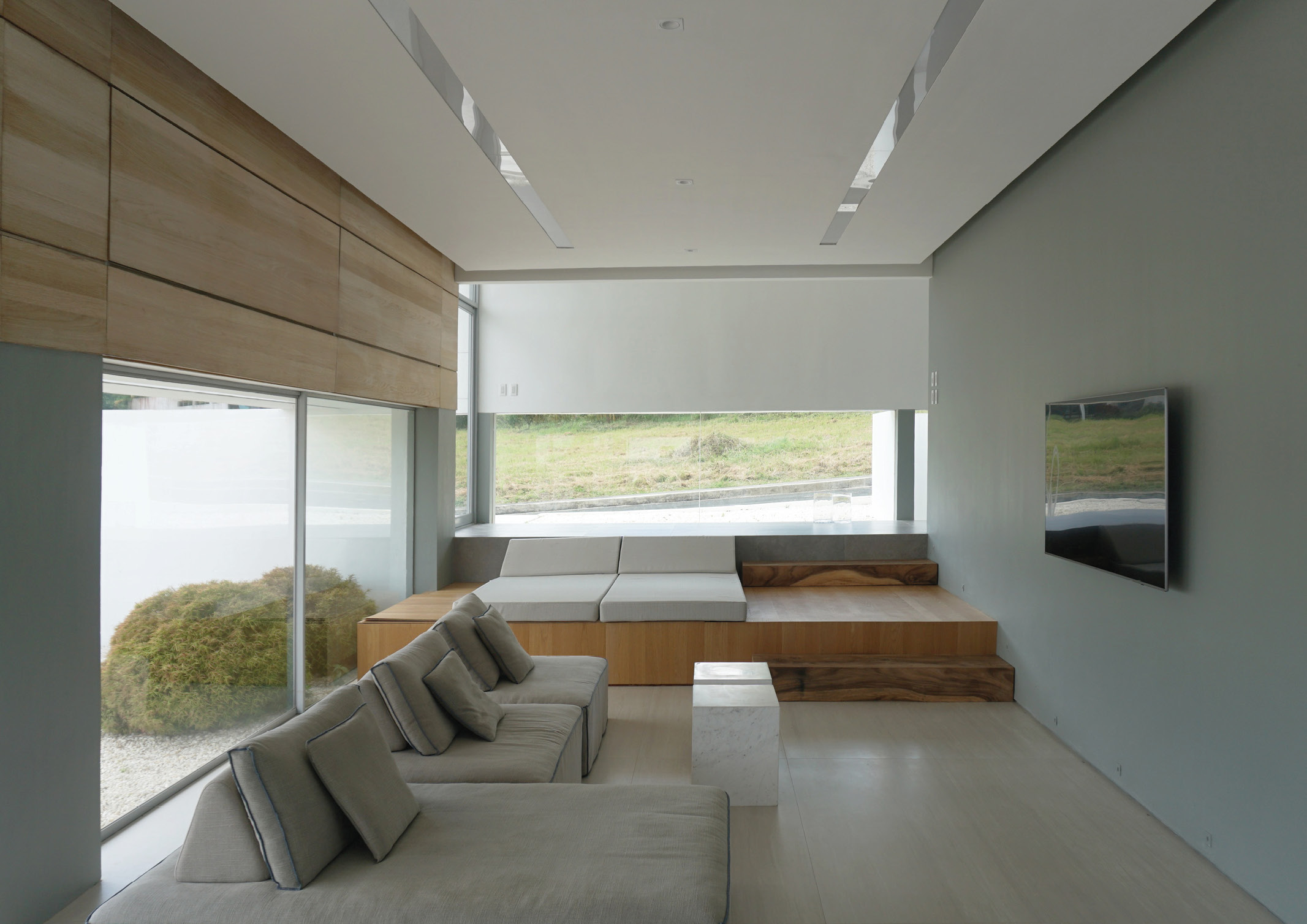 Panorama House Interior by Jim Caumeron minimalism