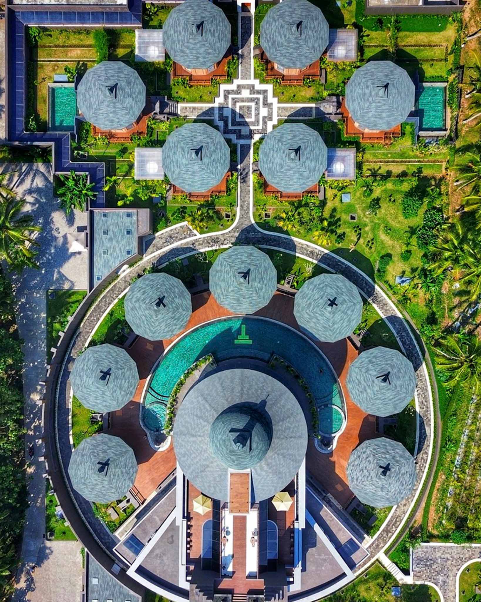 The resort in Indonesia copies the layout of the Borobudur temple.