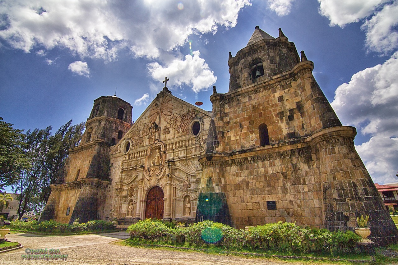 Miagao Church, one of the famous churches in the Philippines, constructed in the Baroque-Romanesque style.