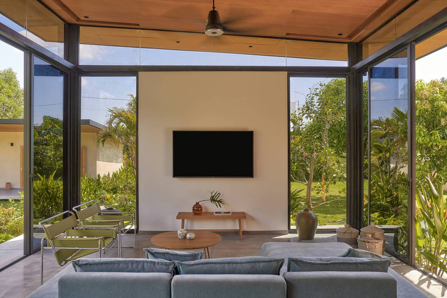 The living room of the Bioclimatic Tropical Villa. Photo by Phu Dao.