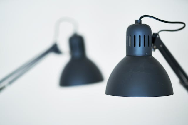 Two lamps next to each other. Photo by 
Engin Akyurt. Source: Pexels.