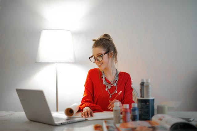 A woman working in her home office. Photo by Andrea Piacquadio. Source: Pexels.