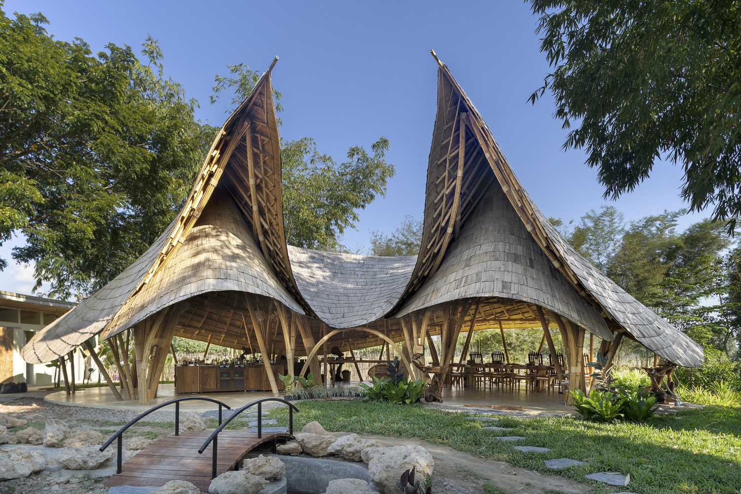 The front exterior of Bull Cooking School. Photo from Chiangmai Life Architects.