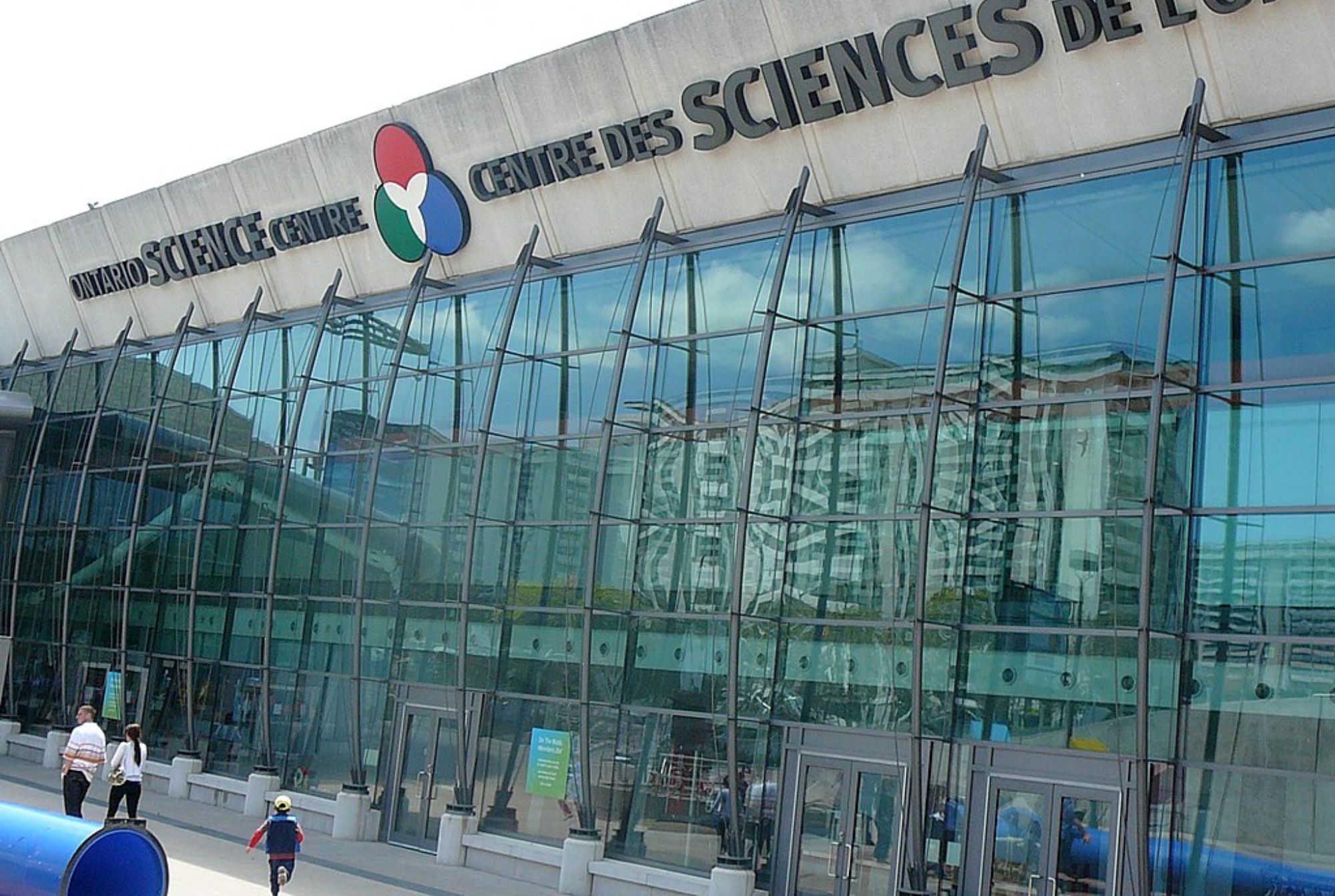 Front view of the Ontario Science Centre. Photo by Steve Harris. Source: Wikimedia Commons.