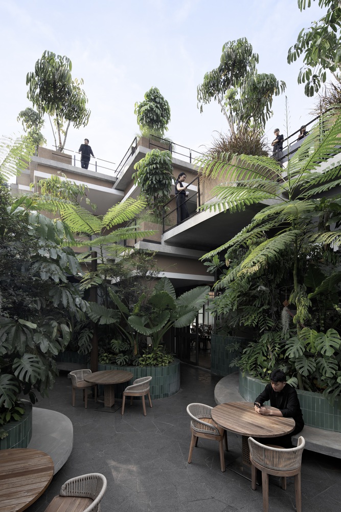 Outdoor dining area of the restaurant. Photo by Mario Wibowo.