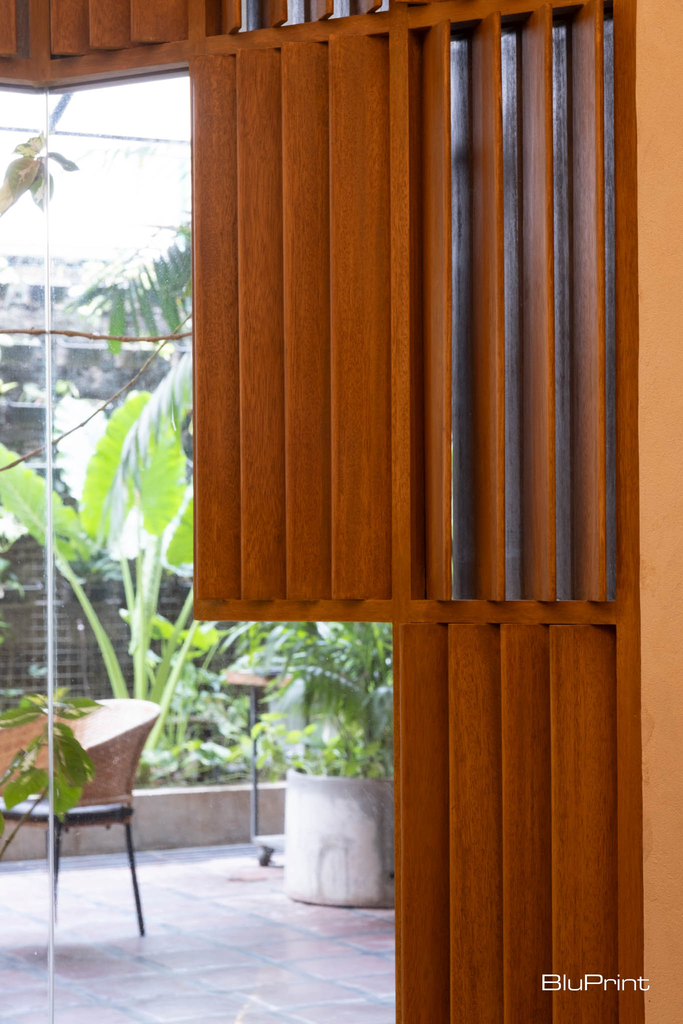 wooden jalousie window