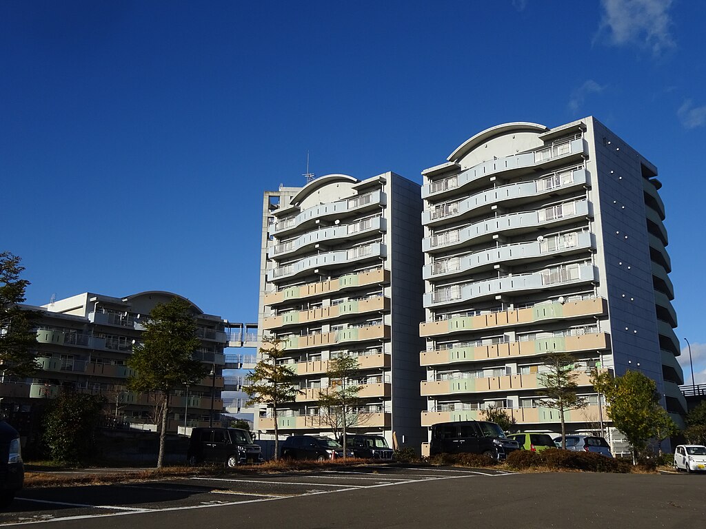 A housing project in Japan. Photo by 七厩拓. Source: Wikimedia Commons.