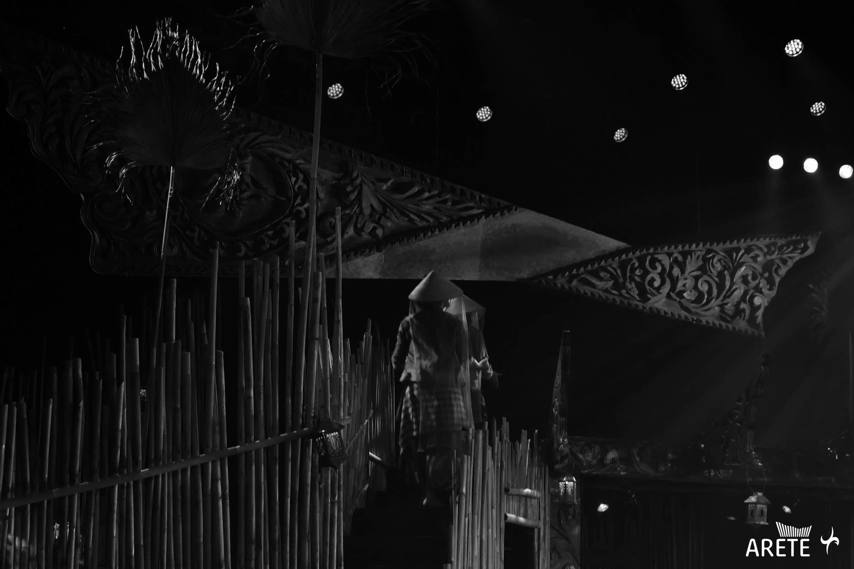 One of the scenes from "Sintang Dalisay" with the panolong prominent in the background. Photo by Sophie Prado.