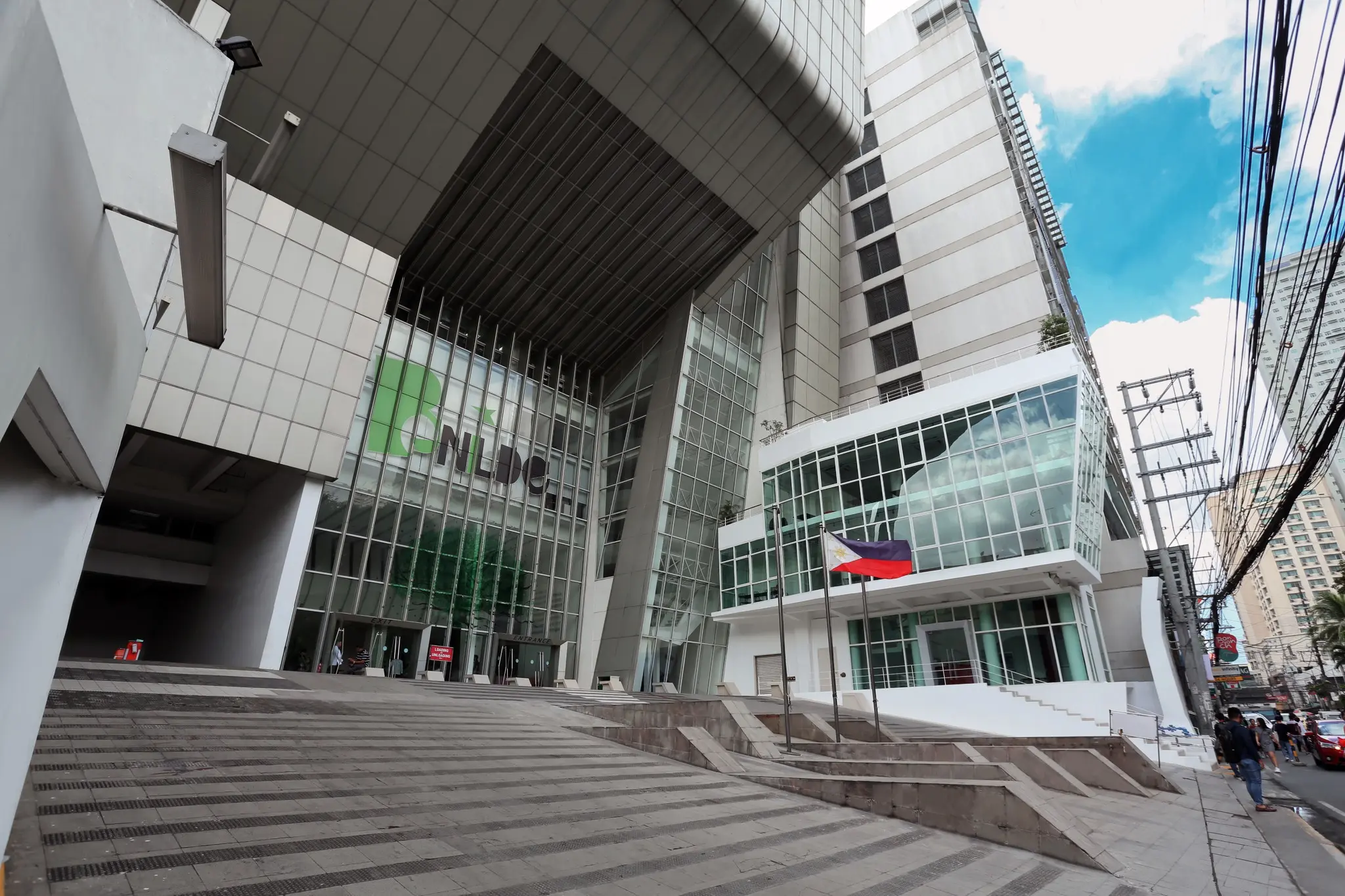 De La Salle- College of Saint Benilde Facade