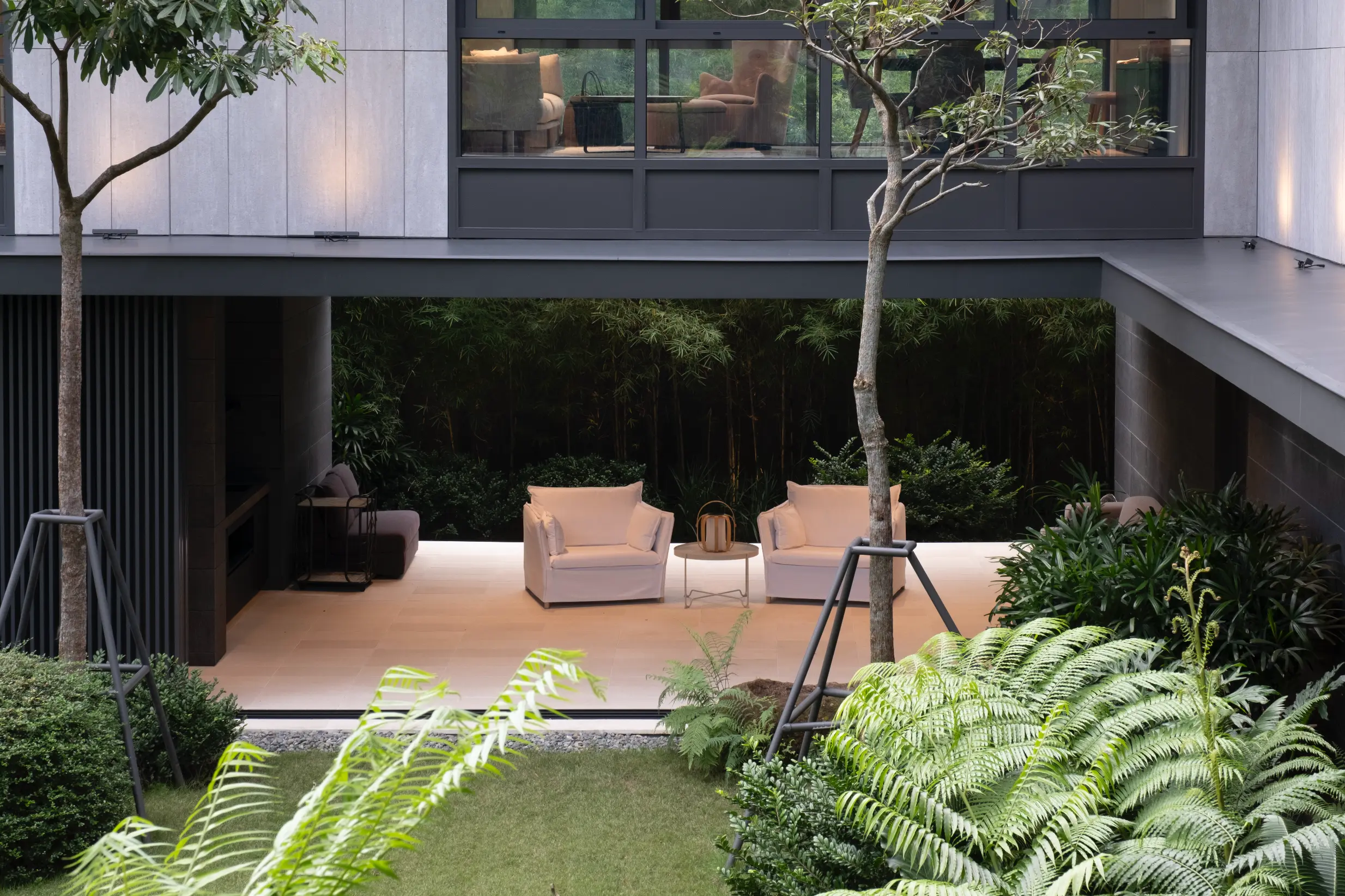 Overview of the landscape and exterior area of the house