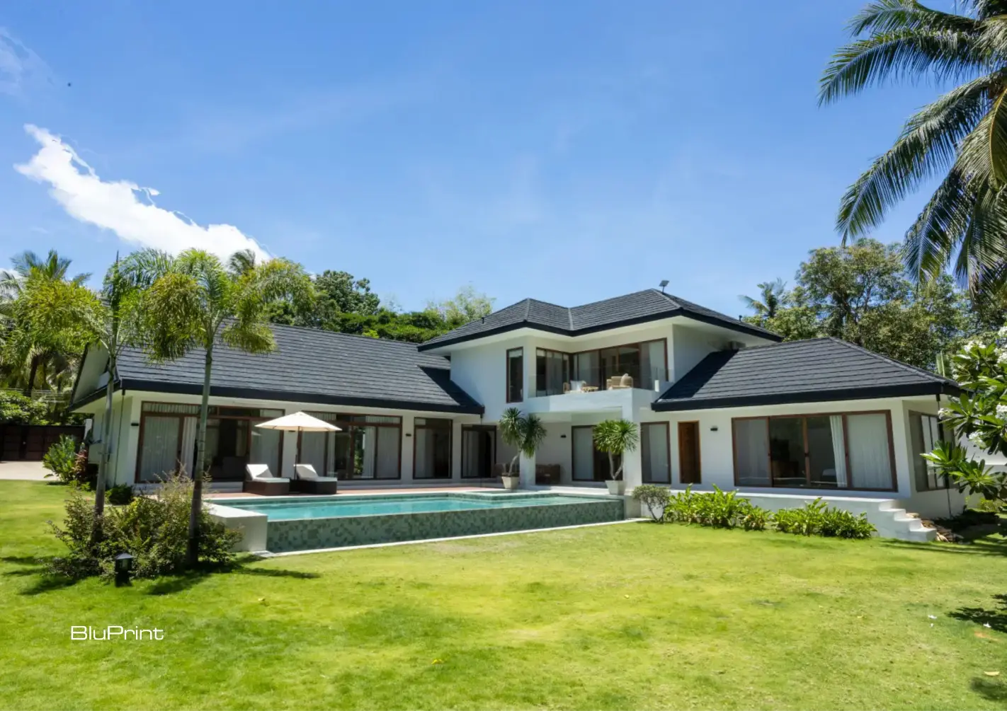 The exterior of Villa Tropicana by Gaston Architecture Studio.